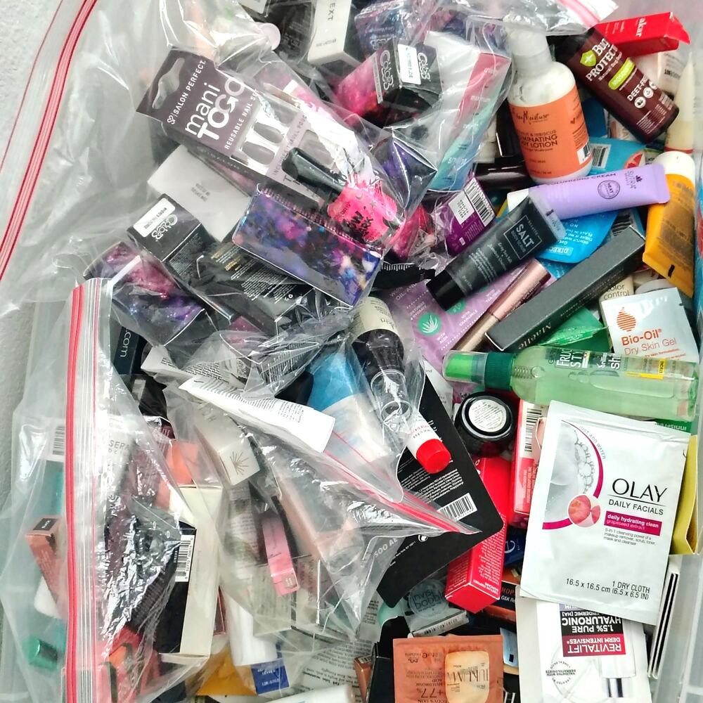 Beauty Scoop Bundle Lot of 7 Mini Sample Travel Size Lip Hair Skin Nail Makeup